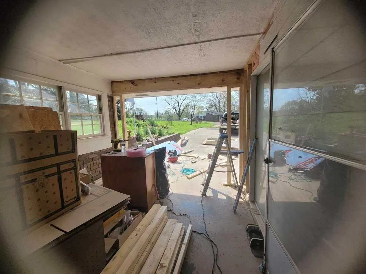 Air movers and dehumidifier for Drying & Dehumidification in Trumann